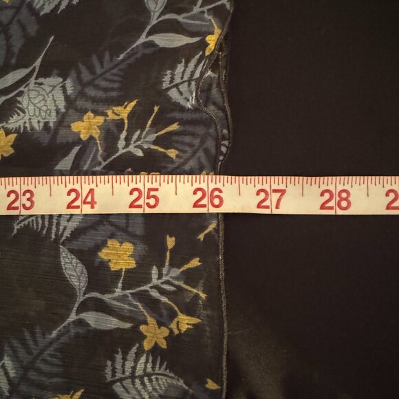 CAbi Layered Fern Sleeveless Blouse - Style 3450 - Size Medium - Picture 6 of 8